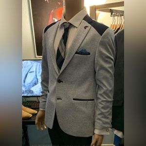 40 Regular 100% wool sports coat, only worn twice